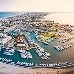 Relax In Our Sea View Flat Apartman